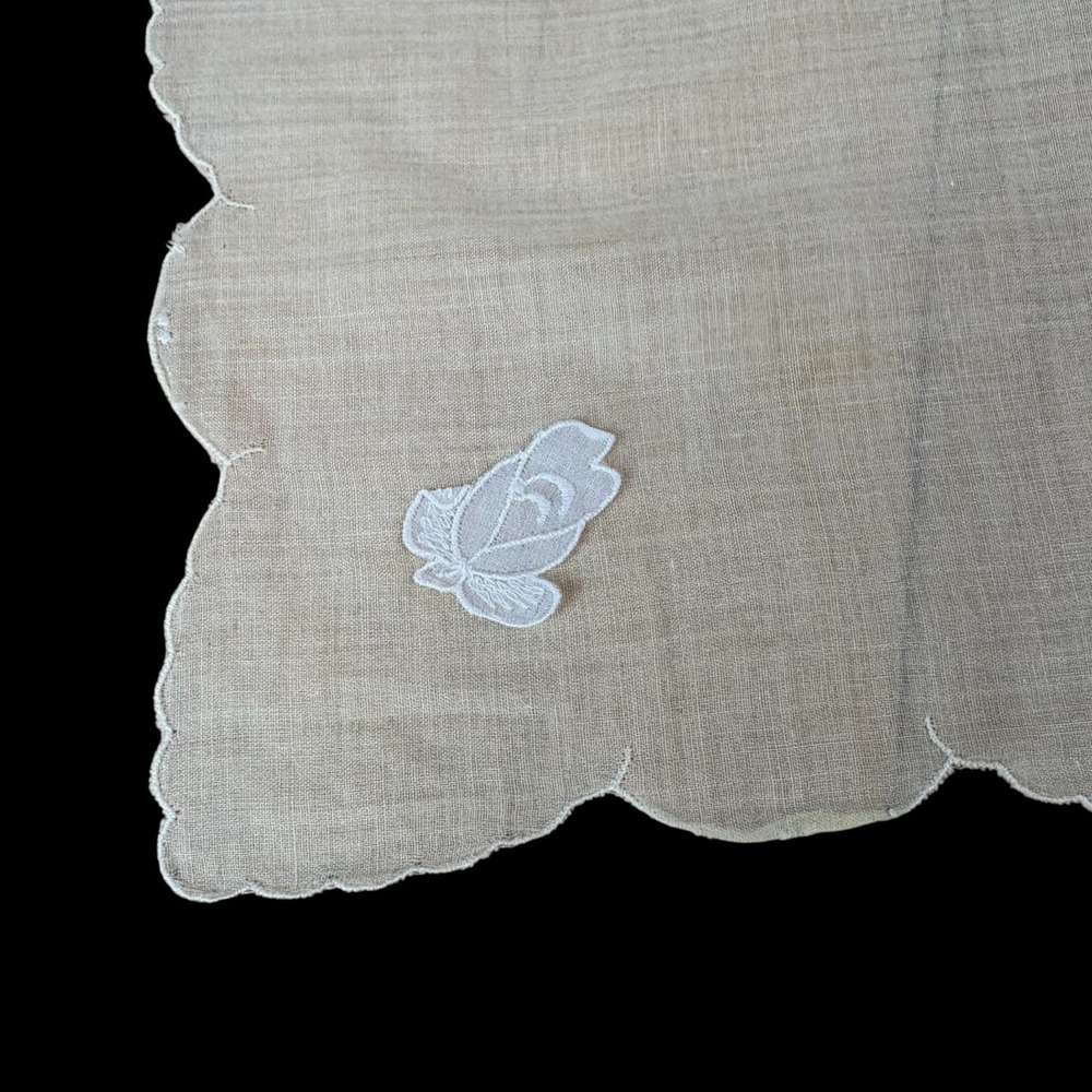Vintage Women's Handkerchiefs White‎ Floral Embroidery Appliqué Scalloped Edges - Picture 5 of 8